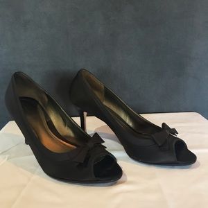 Ann Taylor dark brown satin peep toe heels 8.5M